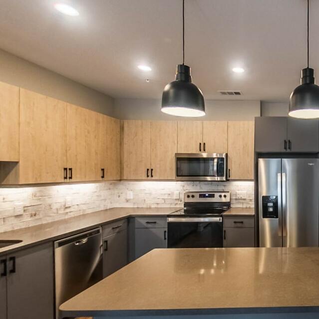 Virtual tour of B2 floor plan at Fifteen15 Apartments in Austin TX