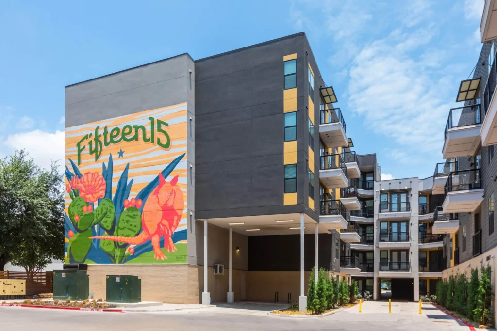 Fifteen 15 Lamar Exterior CMF Photo 9012