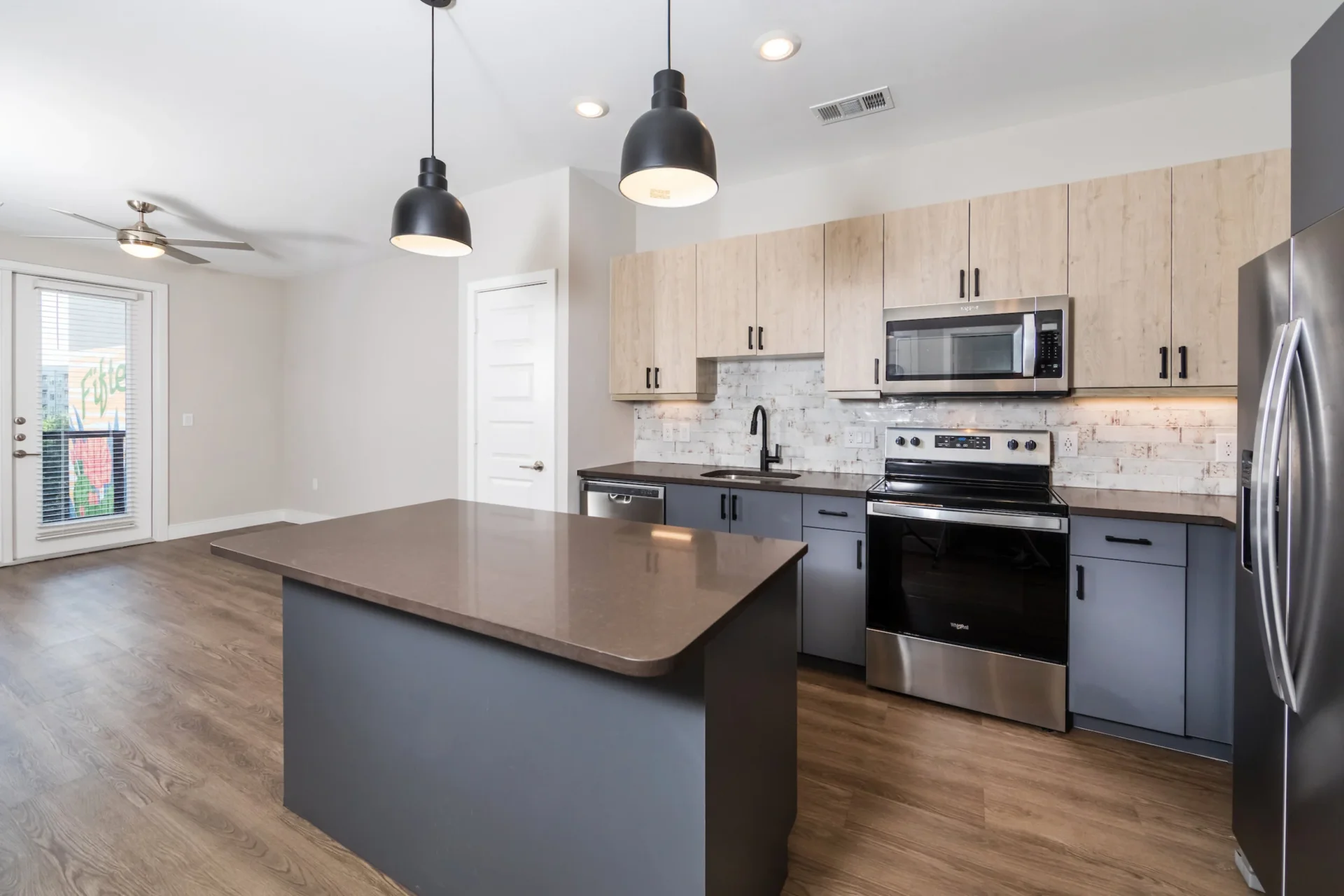 Fifteen 15 Lamar Vacant Kitchen CMF Photo 9389