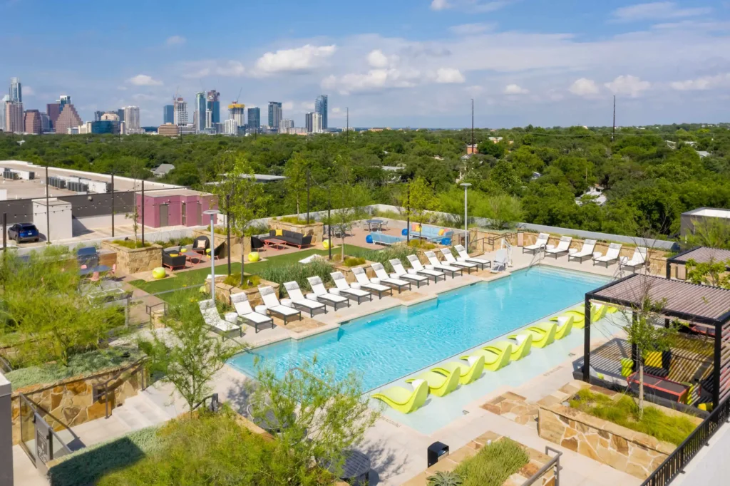 South Lamar Apartments Fifteen 15 Lamar CMF Pool View Photo 0132