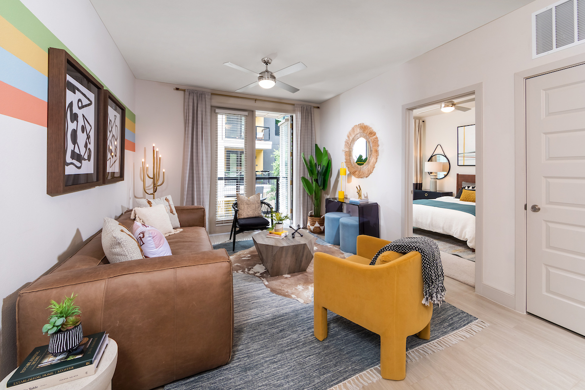 fifteen 15 lamar 2 bedroom livingroom cmf photo 8901